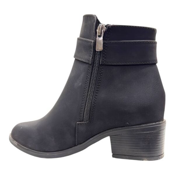 Siyah Metal Detaylı Kadın Bilek Botu Orta Topuk Oval Burun