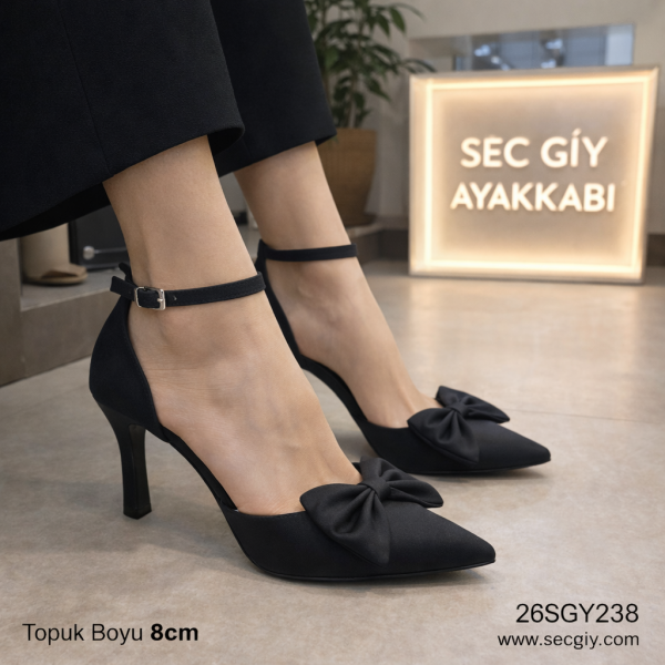Siyah Fiyonklu Bilek Bantlı Kadın Topuklu 8 cm
