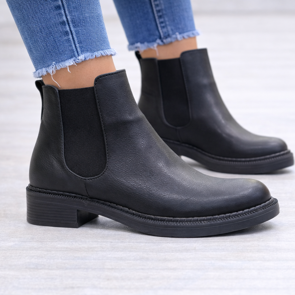 Siyah Lastik Yan Panelli Kadın Bilek Botu Orta Topuk Oval Burun