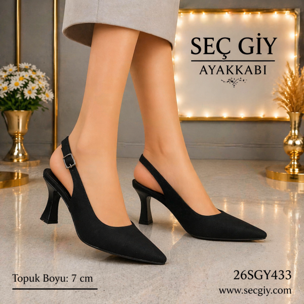 Siyah Sivri Burun 7 cm Topuklu Kadın Ayakkabı.
