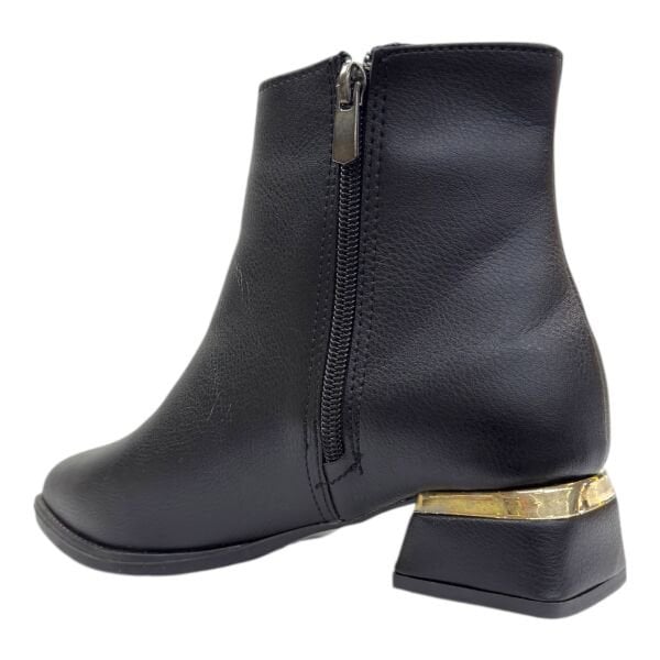 Siyah Metal Topuk Detaylı Kadın Bilek Botu Blok Topuk Oval Burun