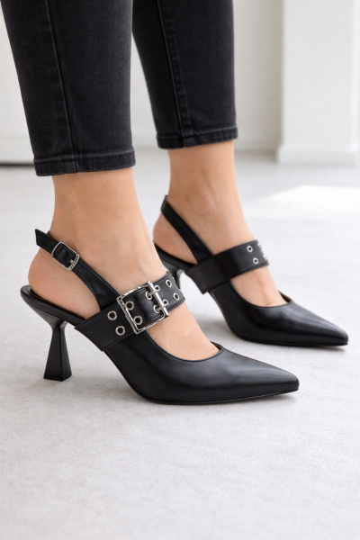 Siyah Kemerli Sivri Burun Topuklu Ayakkabı