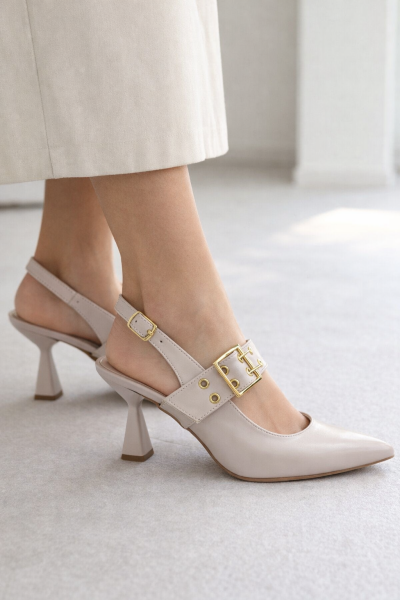 Krem Kemerli Sivri Burun Topuklu Ayakkabı