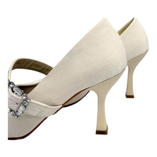 Krem Taş Detaylı Topuklu Ayakkabı