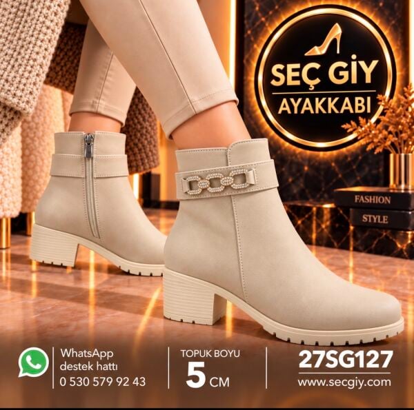 Kadın Açık Krem Taşlı Zincir Detaylı Topuklu Bot 5 cm