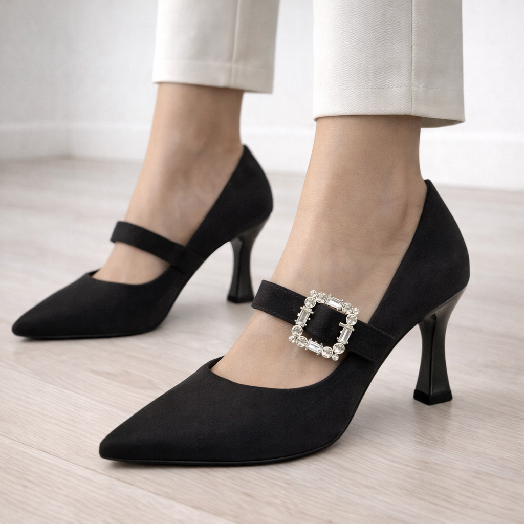 Siyah Taş Detaylı Topuklu Ayakkabı