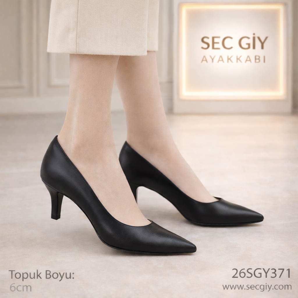 Siyah Klasik Sivri Burun Kadın Topuklu Ayakkabı