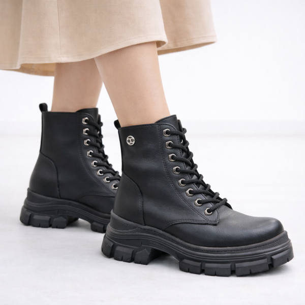 Siyah Kadın Bağcıklı Postal Bot Kalın Dişli Taban Yuvarlak Burun