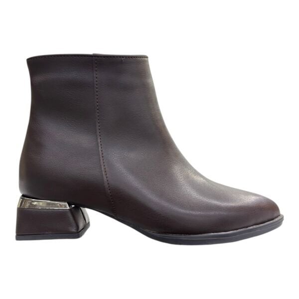 Kahverengi Kadın Metal Detaylı Kısa Topuklu Bilek Bot