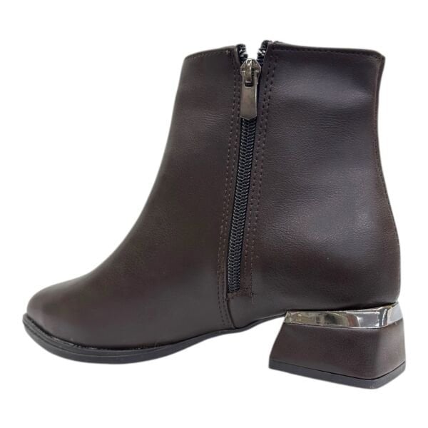 Kahverengi Kadın Metal Detaylı Kısa Topuklu Bilek Bot