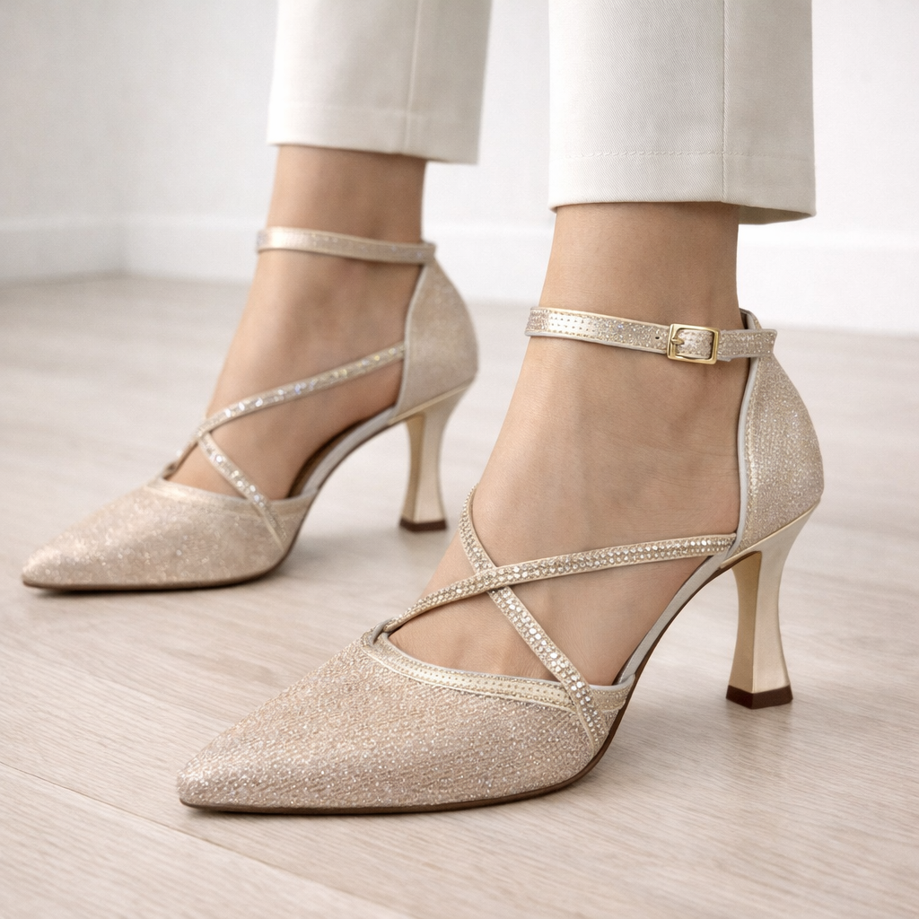 Gold Taş detaylı İnce Topuklu Ayakkabı