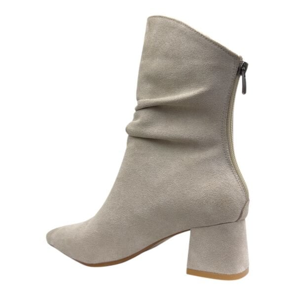 Süet Dokulu Sivri Burun Kalın Topuk Kadın Bilek Bot – Bej