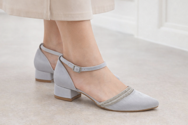 Gümüş Rengi Taş Detaylı Düşük Topuk Abiye Ayakkabı