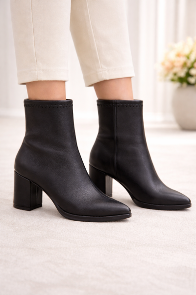 Siyah Kadın Bilek Botu Kalın Topuk sivri Burun Sade Model