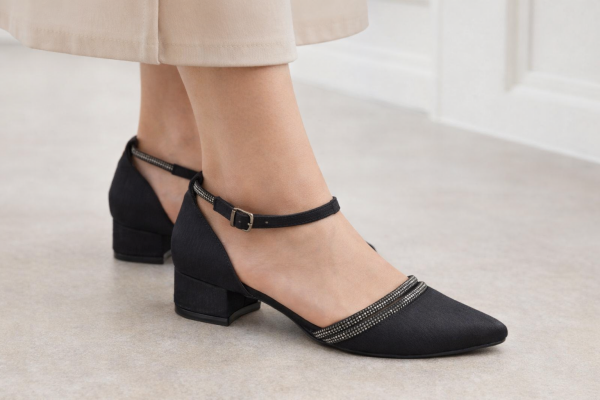 Siyah Simli Taş Detaylı Düşük Topuk Abiye Ayakkabı