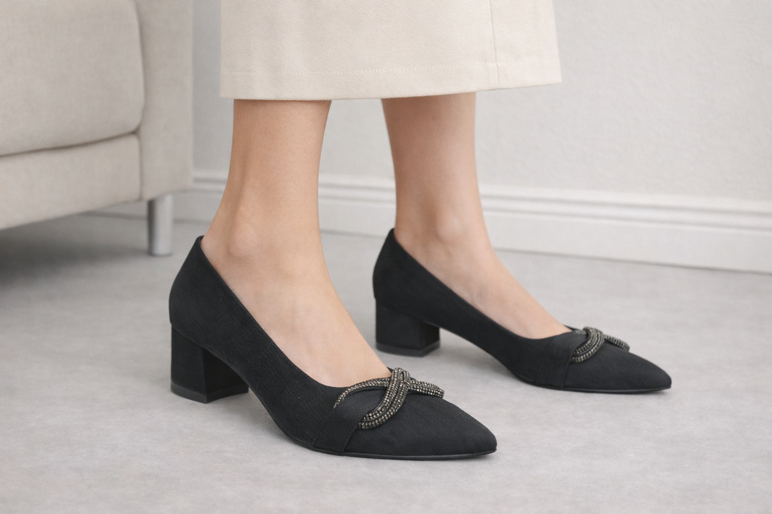 Siyah Tokalı Kalın Topuk Abiye Ayakkabı