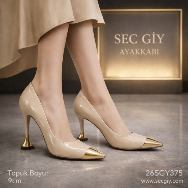 Bej Rugan 9 cm İnce Topuklu Gold Burun Detaylı Kadın Stiletto