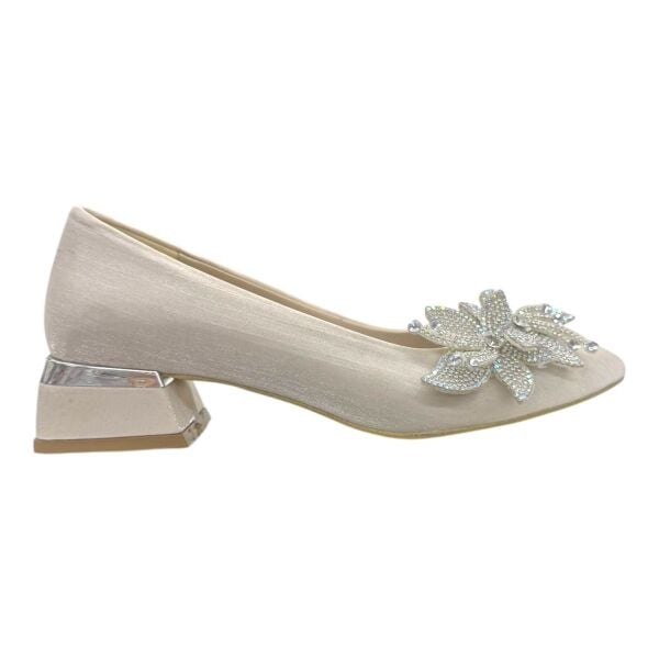 Krem Rengi Çiçek Taş Detaylı Kalın Topuk Abiye Ayakkabı