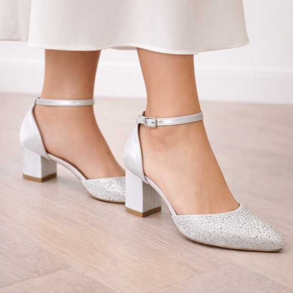 Taşlı  Sivri Burun Topuklu Zarif Kristal Detay