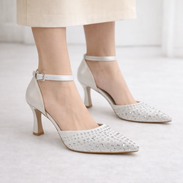 Kristal Taşlı Sivri Burun İnce Topuklu Zarif İnci Beyazı