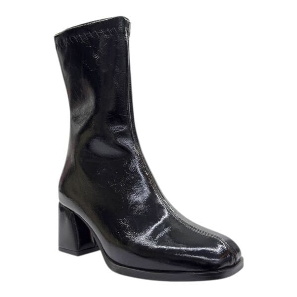 Siyah Parlak Dokulu Blok Topuklu Bilek Boy Bot, Sivri Burun