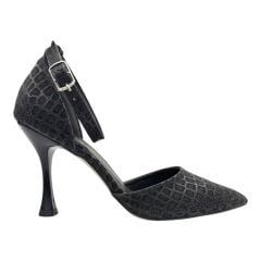 Siyah Desenli İnce Topuklu Modern Şık