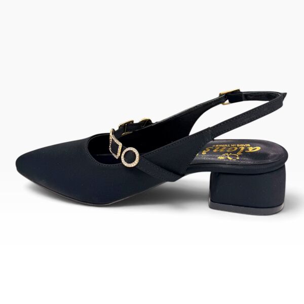 Siyah Taş Aksesuarlı Sivri Burun Kadın Babet – 3 cm Topuklu Slingback Ayakkabı