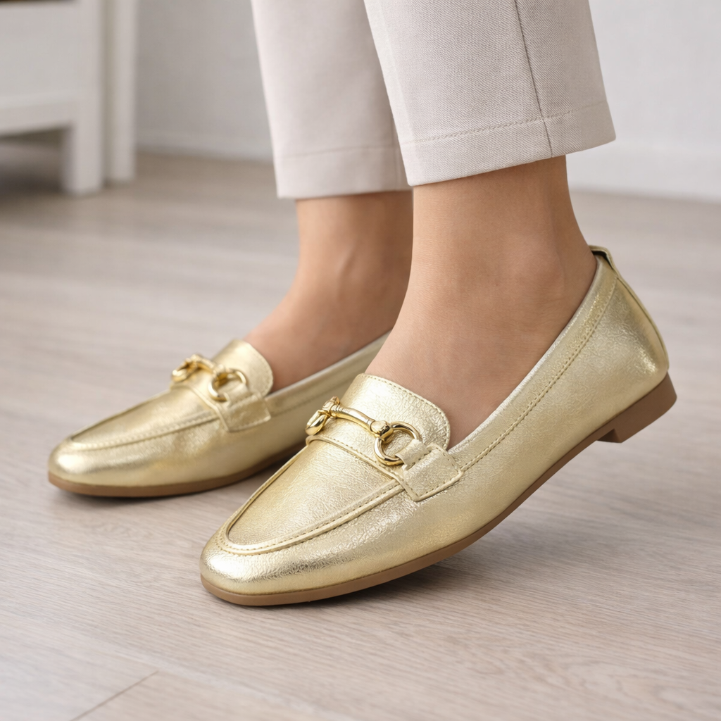 Altın Rengi Rugan Zincir Tokalı Kadın Babet