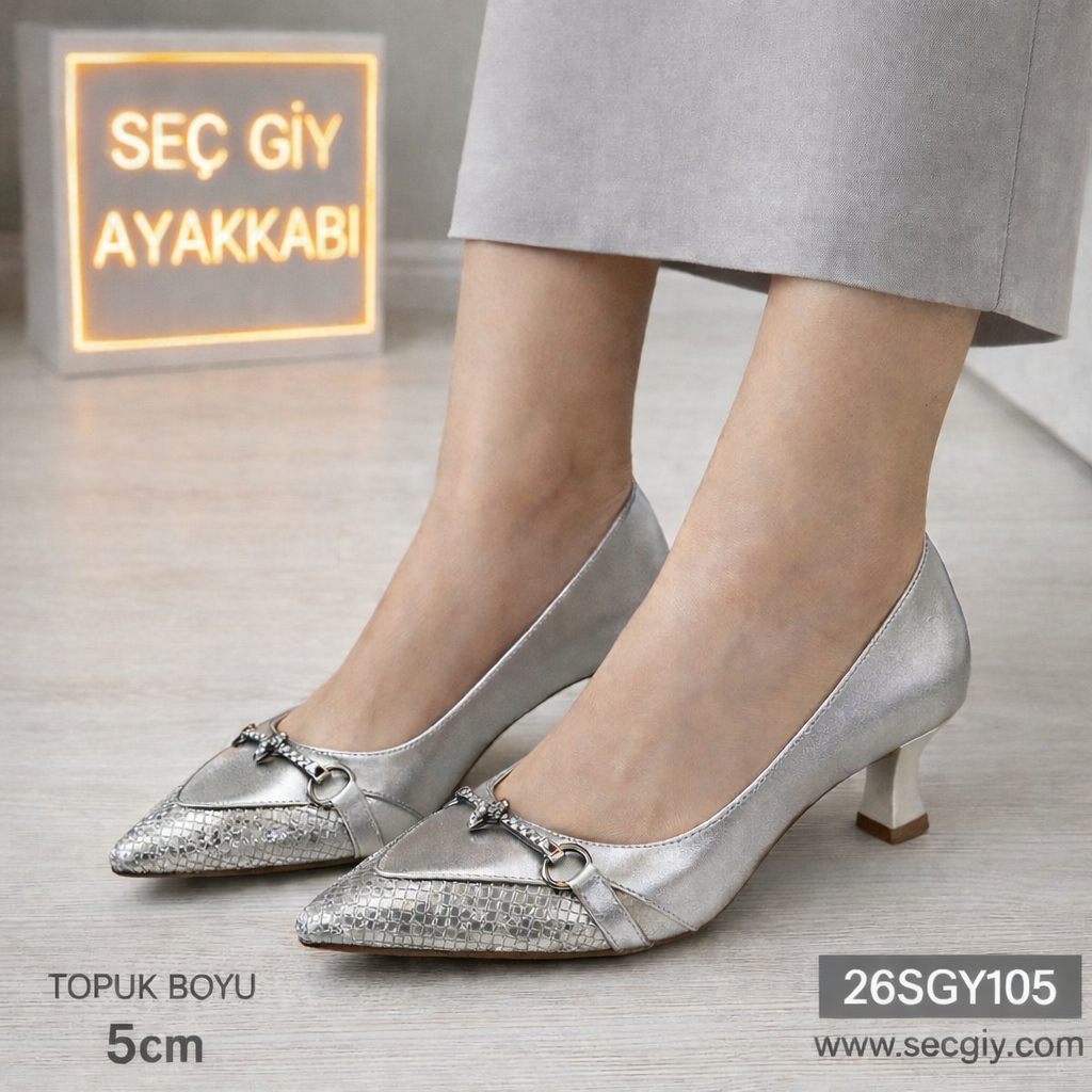 Gümüş Tokalı Bayan Topuklu Ayakkabı – 5 cm Şık ve Zarif Sivri Burun Model