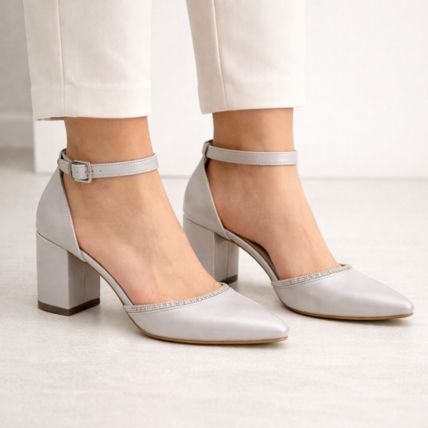 Gümüş İnce Bantlı Taş Detaylı Alçak Topuk