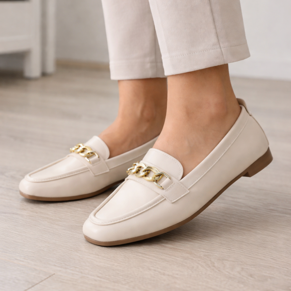 Krem Zincir Tokalı Kadın Loafer Ayakkabı