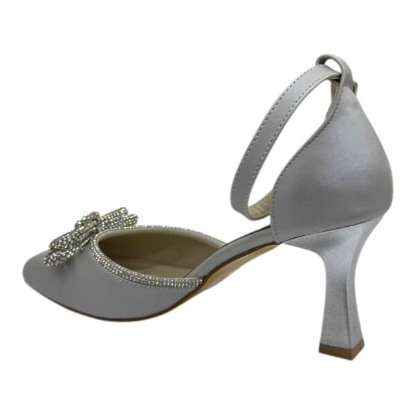 Zarif Gümüş İnce Topuklu Kristal Fiyonklu