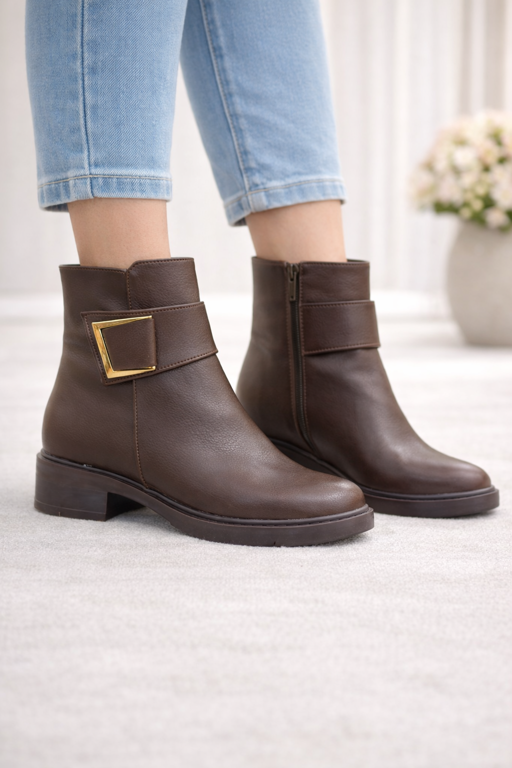 Kahverengi Gold Tokalı Alçak Topuklu Bilek Boy Bot, Yuvarlak Burun