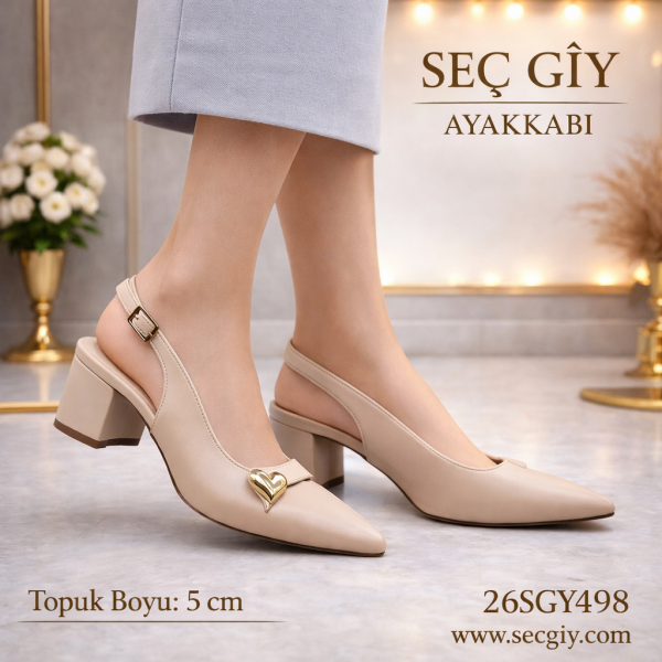 Açık Bej Kalp Aksesuarlı Sivri Burun 5 cm Kalın Topuklu Kadın Slingback Ayakkabı – Şık ve Zarif Model
