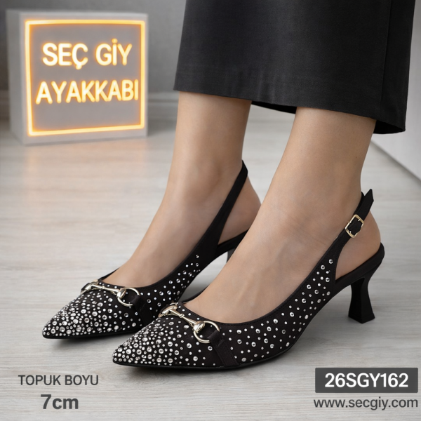 Taş Detaylı Siyah Arkası Açık Bayan Ayakkabı – 7 cm Topuklu Sivri Burun Şık Model