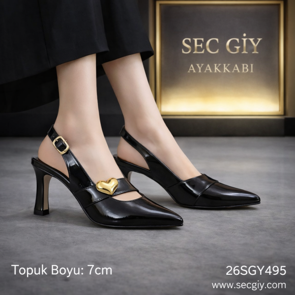 Siyah Parlak Kalp Aksesuarlı 7 cm İnce Topuklu Kadın Slingback Ayakkabı – Şık ve Zarif Davet Modeli