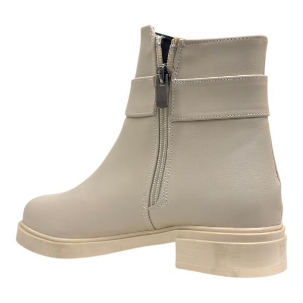 Bej Gümüş Tokalı Alçak Topuklu Bilek Boy Bot, Yuvarlak Burun