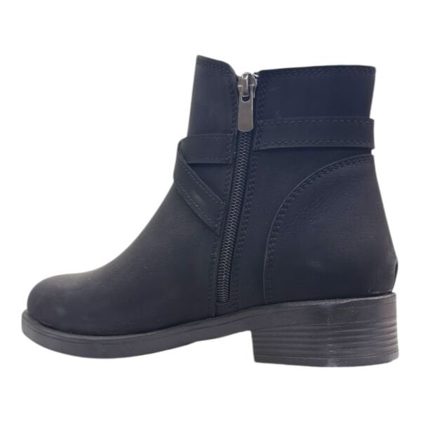 Siyah Şerit Tokalı Alçak Topuklu Bilek Boy Bot, Yuvarlak Burun