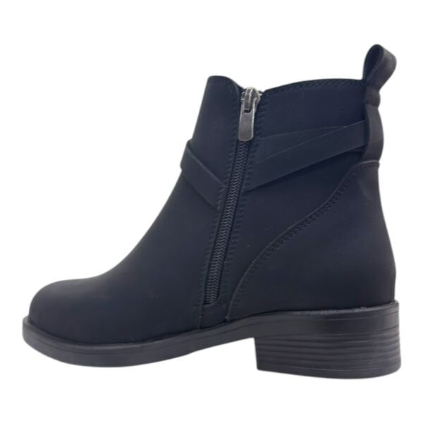 Siyah Halka Detaylı Bilek Boy Kadın Bot – Günlük & Rahat Model