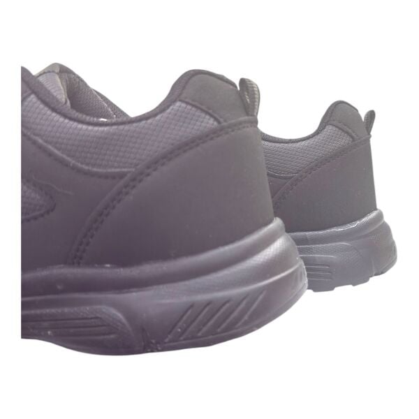 Siyah (Tam siyah günlük spor)