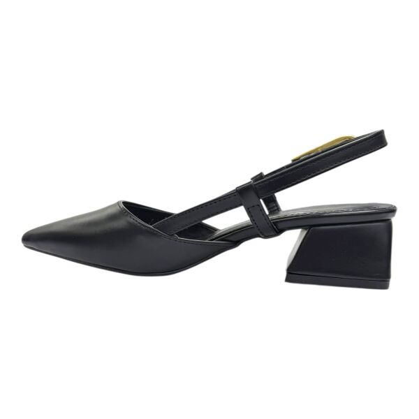 Arka Bantlı Kısa Topuklu Siyah Ayakkabı