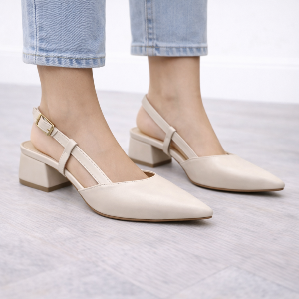 Arka Bantlı Kısa Topuklu Krem Ayakkabı