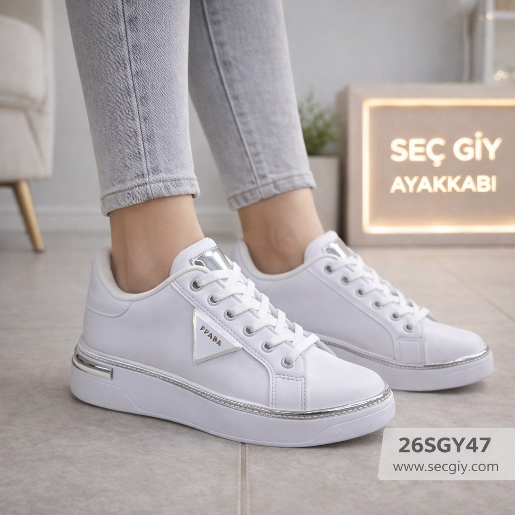 Beyaz Bağcıklı Bayan Spor Ayakkabı – Kalın Tabanlı Günlük Şık Model