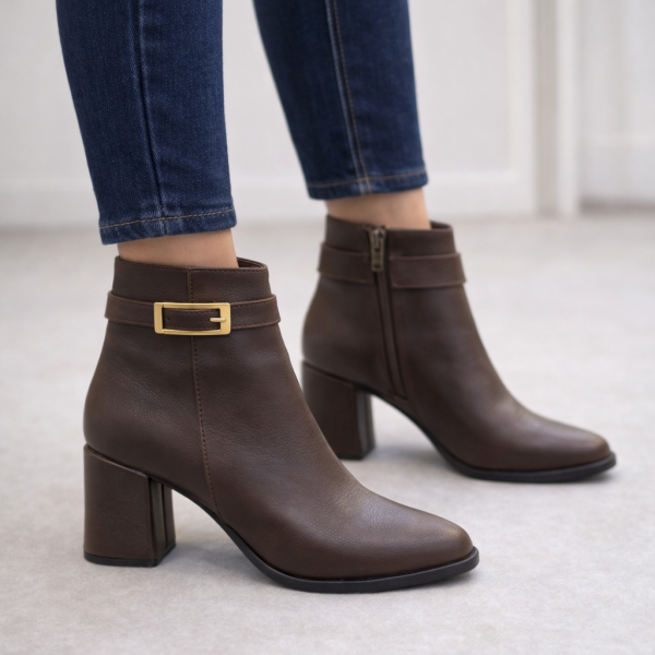 Kahverengi Altın Tokalı Topuklu Kadın Bot | Blok Topuk – Şık Kışlık Model