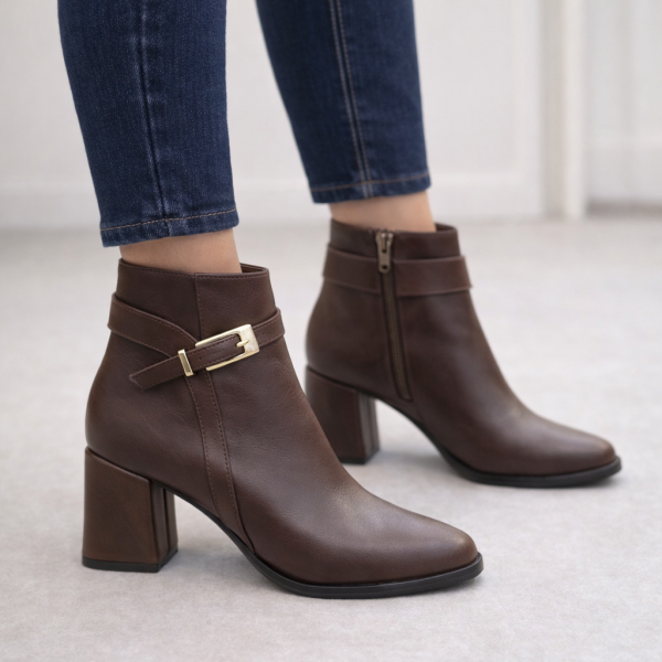 Kahverengi Altın Tokalı Blok Topuk Kadın Bot | Şık Kışlık Günlük Bot Modeli