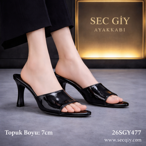 Siyah Rugan 7 cm İnce Topuklu Kadın Terlik