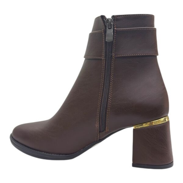 Kahverengi Altın Aksesuarlı Logolu Topuklu Kadın Bot | Şık ve Zarif Kışlık Bot