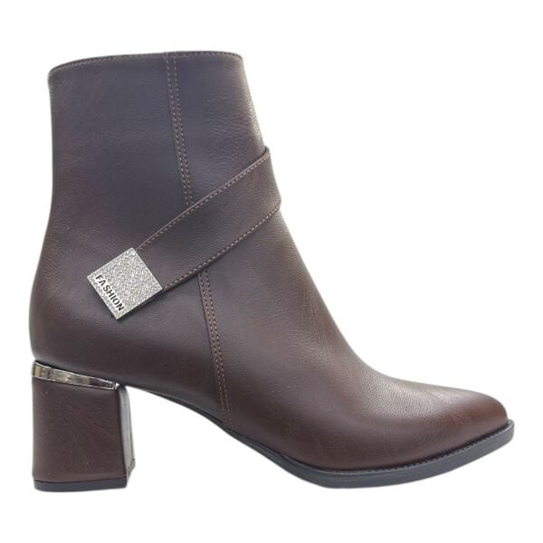 Kahve Fashion Aksesuarlı Topuklu Kadın Bot | Şık & Modern Kışlık Bot