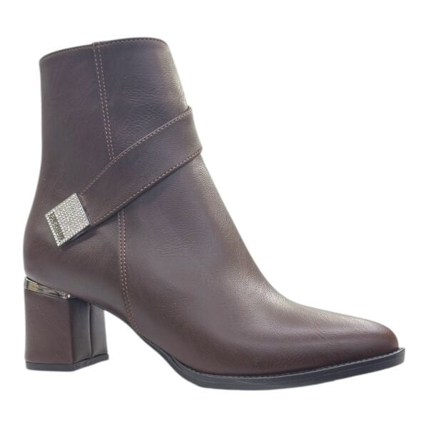 Kahve Fashion Aksesuarlı Topuklu Kadın Bot | Şık & Modern Kışlık Bot