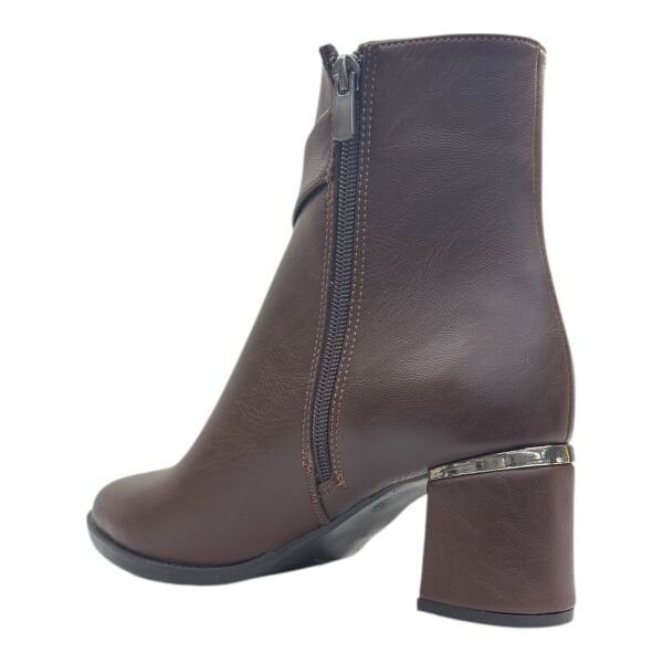 Kahve Fashion Aksesuarlı Topuklu Kadın Bot | Şık & Modern Kışlık Bot